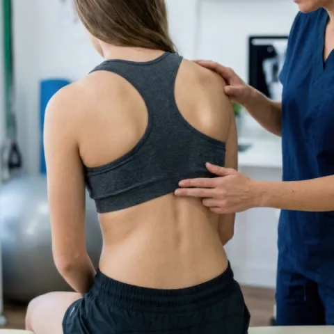 Foto demonstrativa de Fisioterapia para escoliose