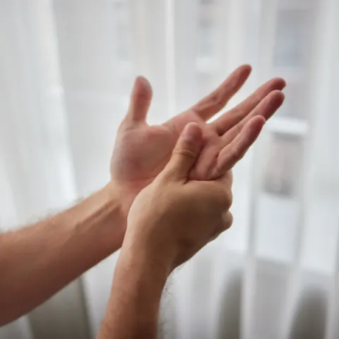Foto demonstrativa de Formigamento em mãos e pernas