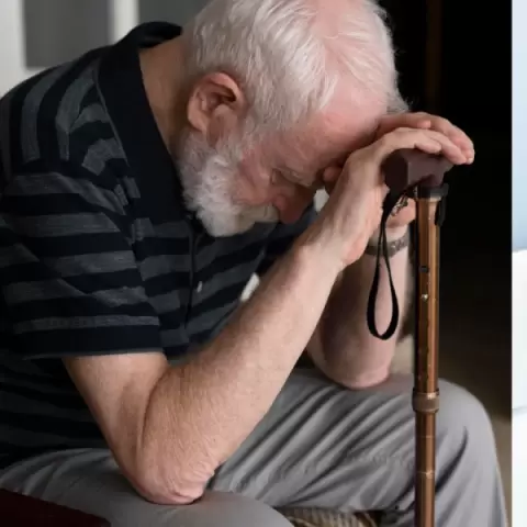 Imagem representativa: Como evitar quedas em idosos