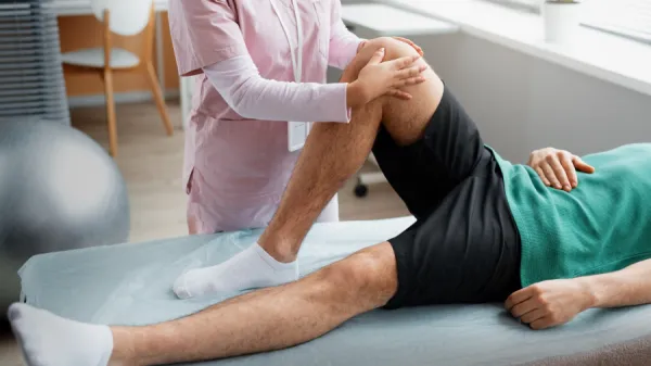 Foto demonstrativa de Fisioterapia para dor no joelho